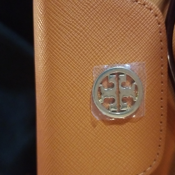 Tory Burch sunglasses with protective case and bag - Picture 3 of 14